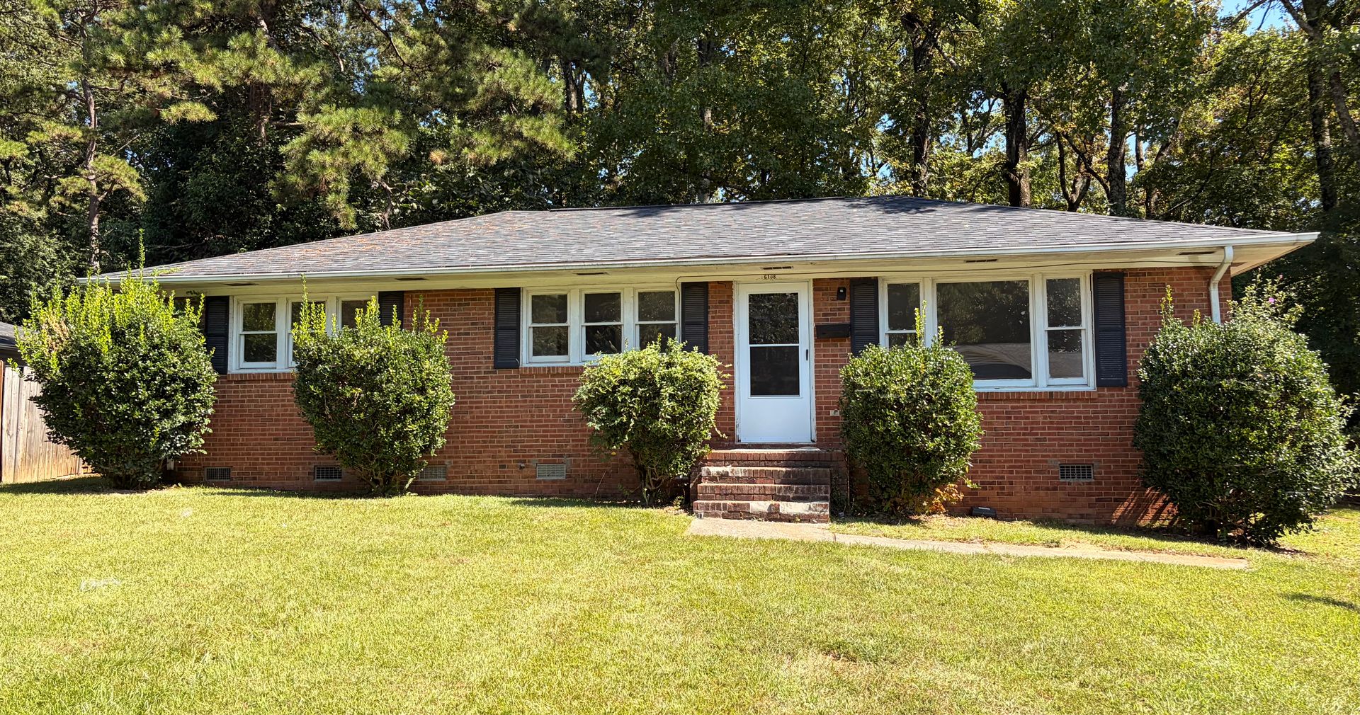 Charlotte House: 6108 Castle Court