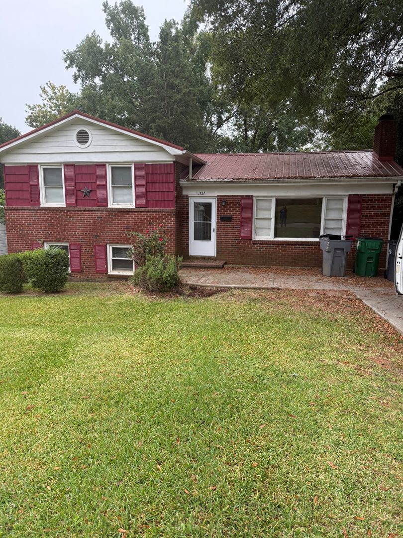 Charlotte House: 3929 Whitehall Drive
