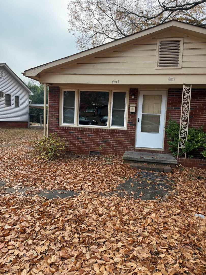 Charlotte House: 4017 Carlyle Drive