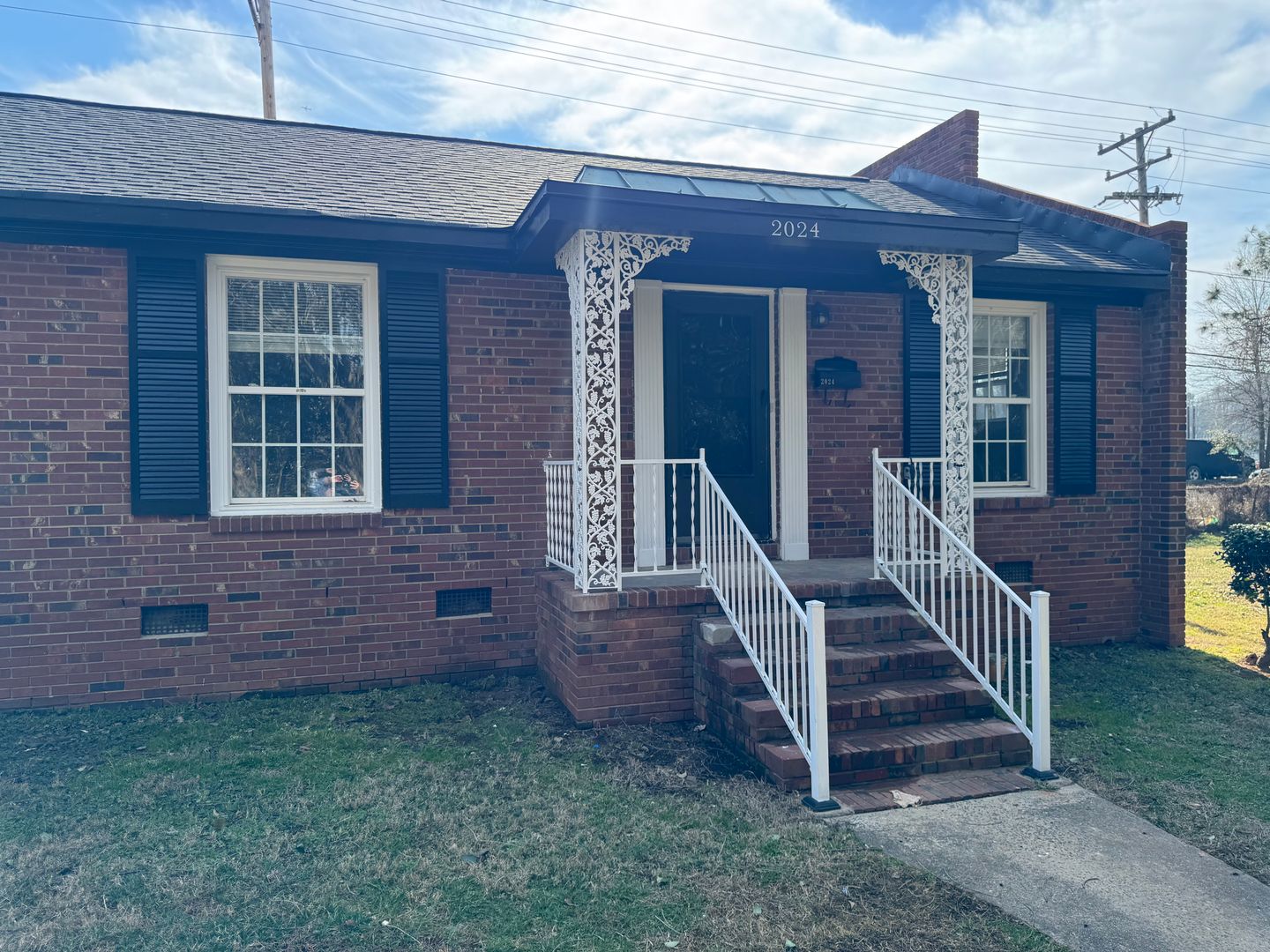 Charlotte Apartment: 2018 Woodland Drive