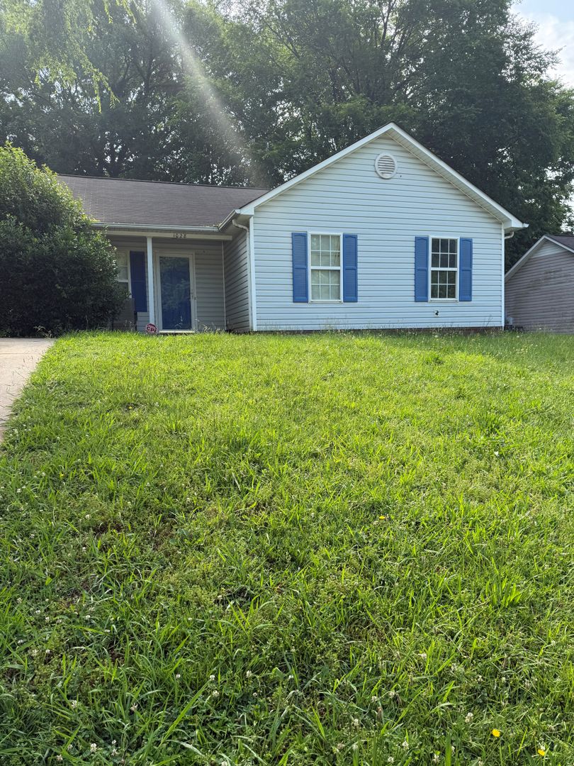 Charlotte House: 1028 Capps Hollow Drive