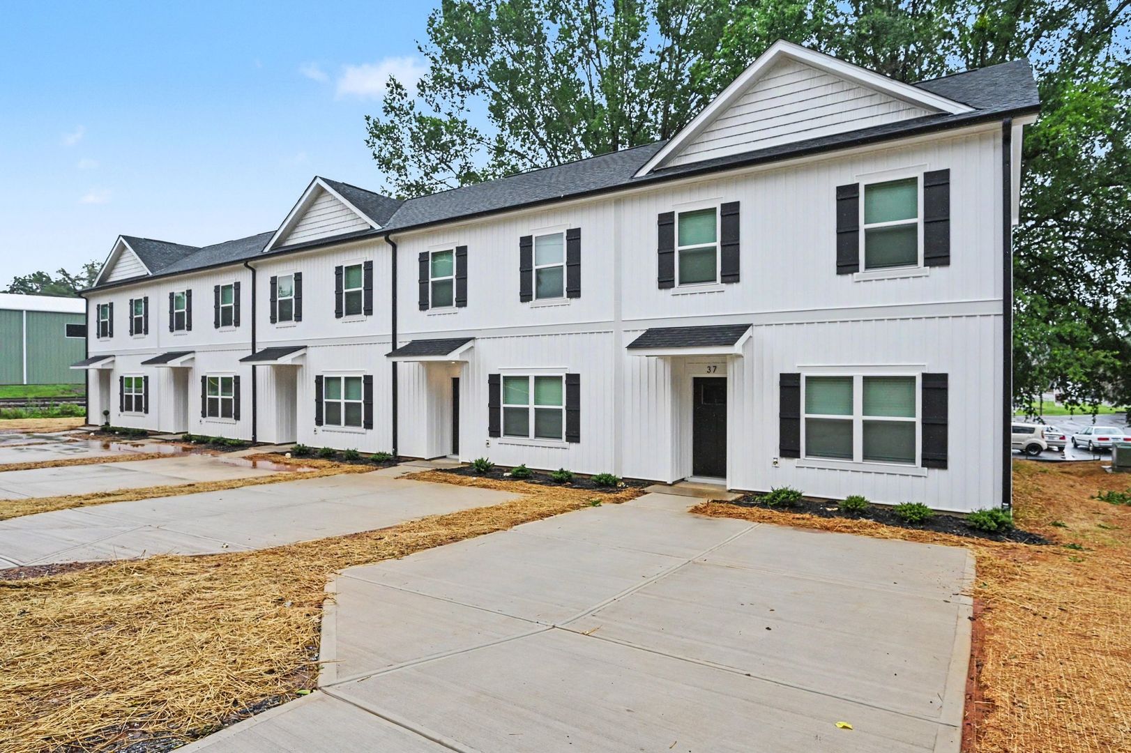 Newton Townhome: 41 E 13th St