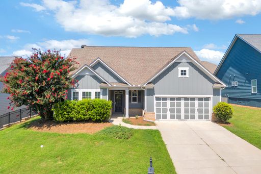 Traditions of Braselton Beauty! - New Carpet / Paint - READY to RENT!