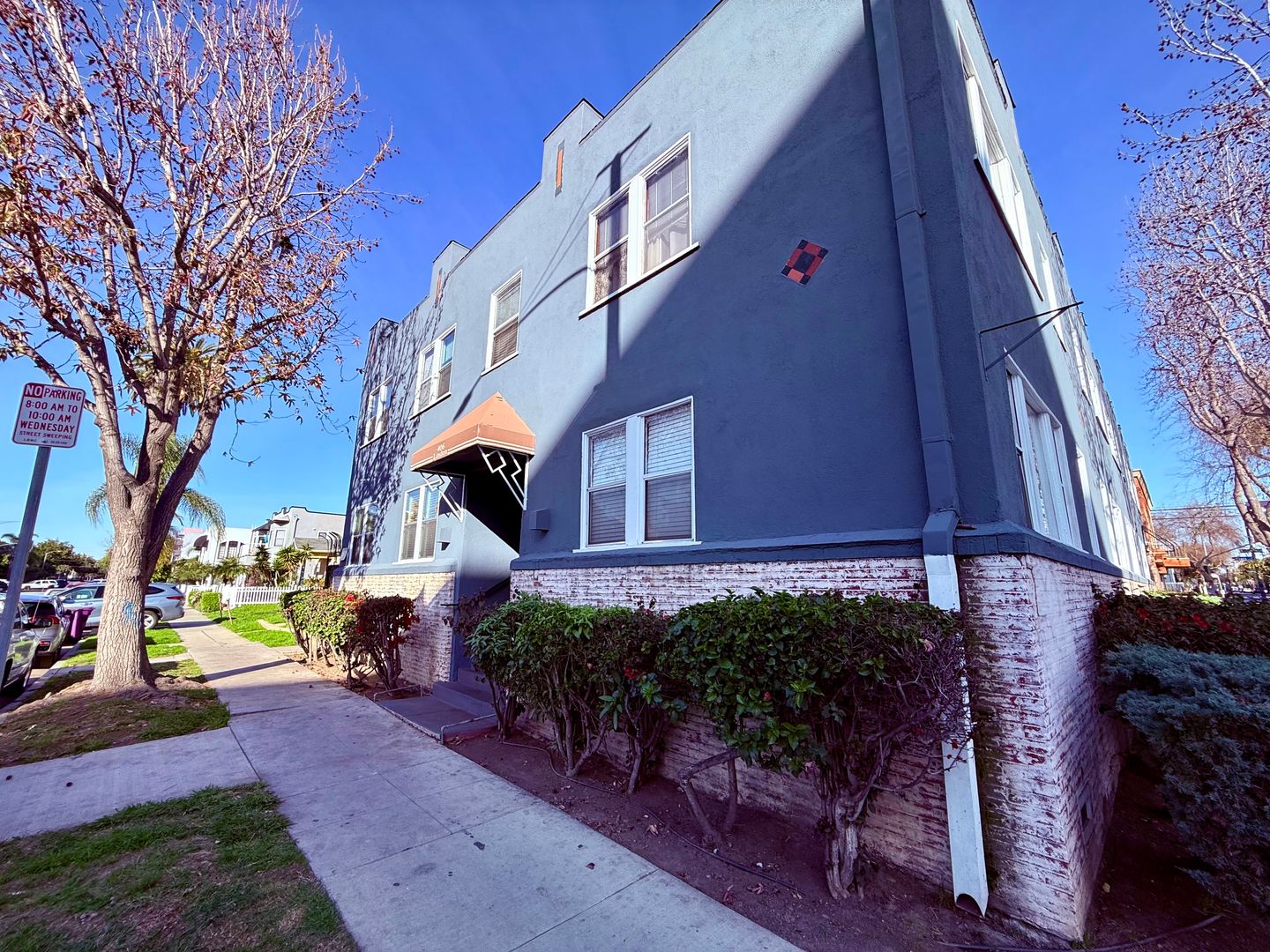 Long Beach Apartment: 406 Linden Avenue
