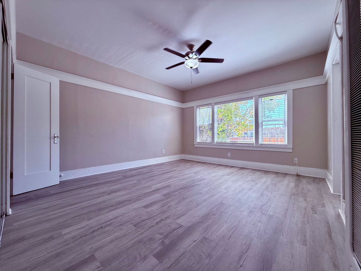 Long Beach Apartment: 406 Linden Avenue
