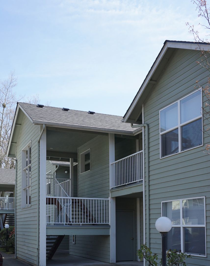 Salem Apartment: 401 Ratcliff Drive SE