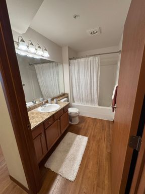 Rent This Amazing 1 bedroom! Apply Now! – photo 1