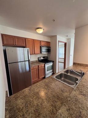 Comfort, Convenience & Views You'll Love – photo 1