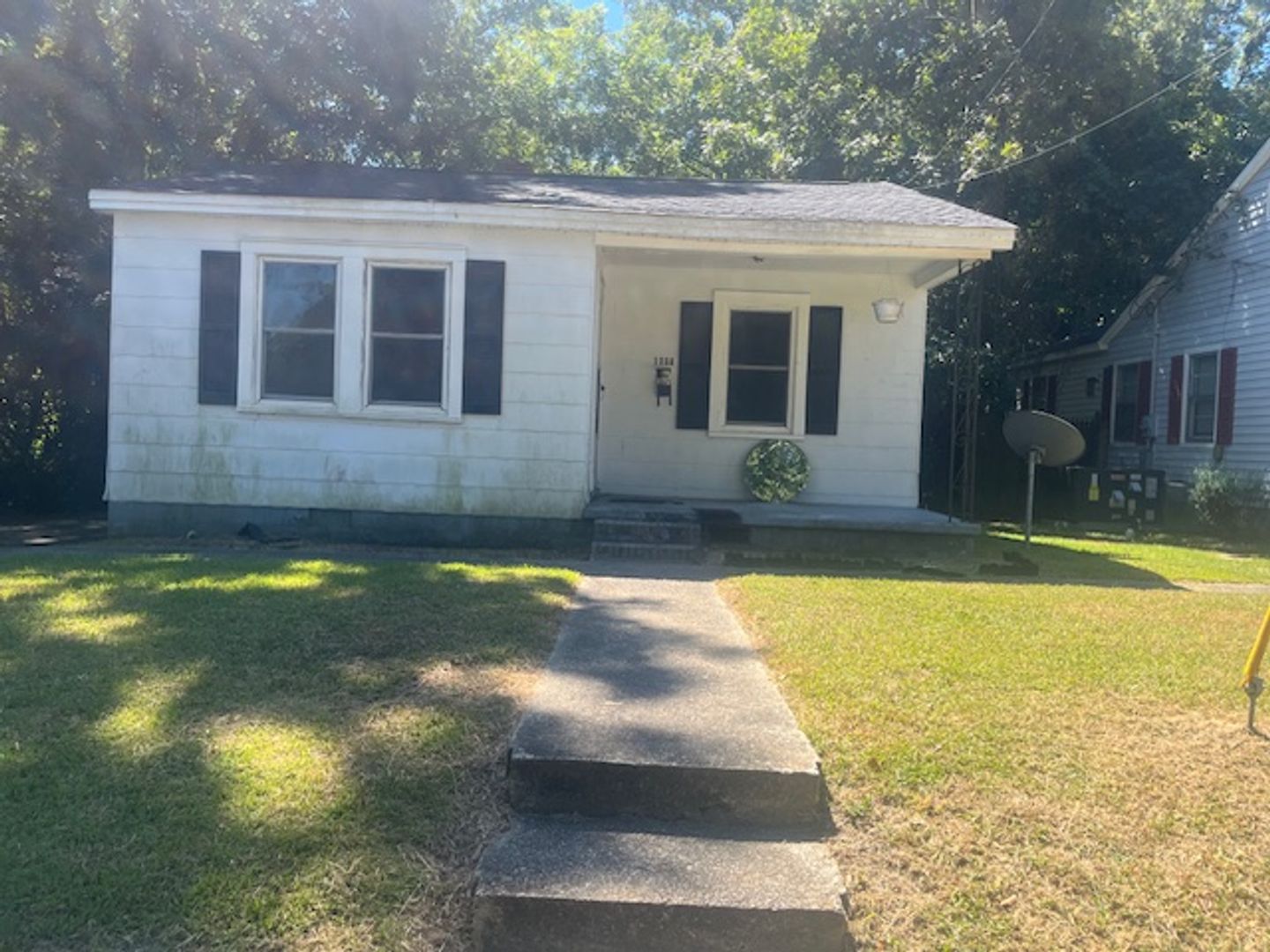 Kinston House: 1800 W Washington St.