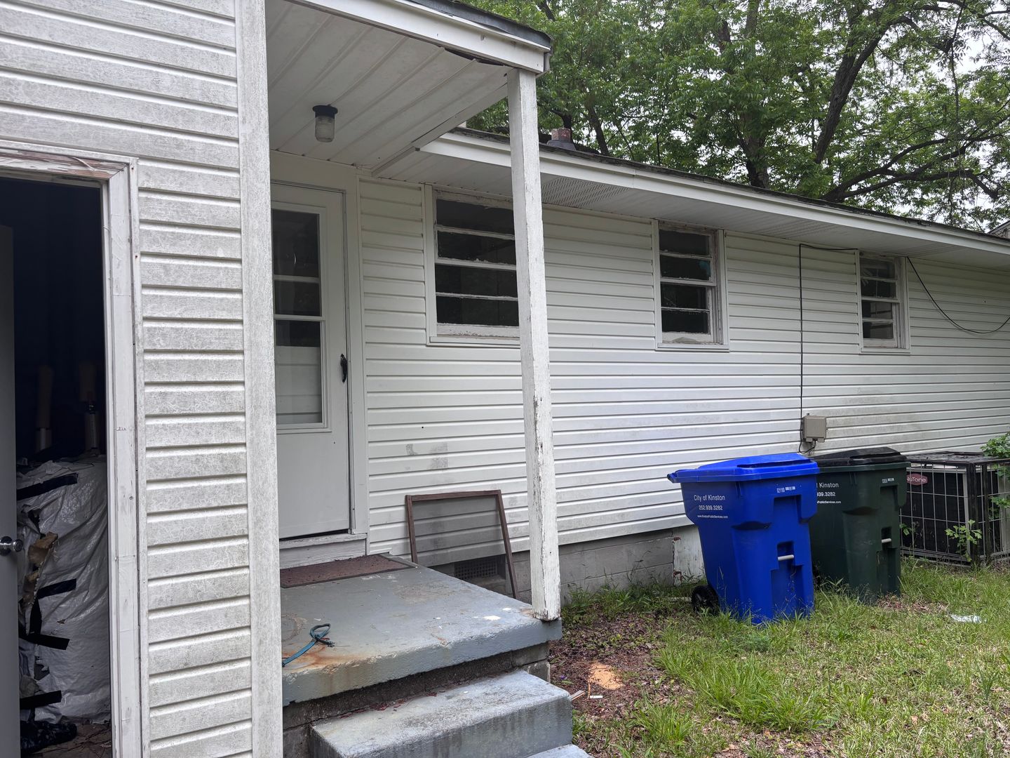 Kinston House: 2317 Briarfield Rd