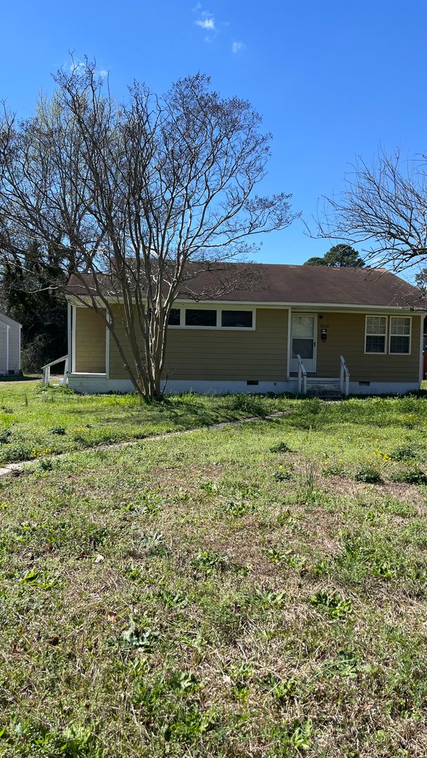 Kinston House: 2228 Briarfield Rd.