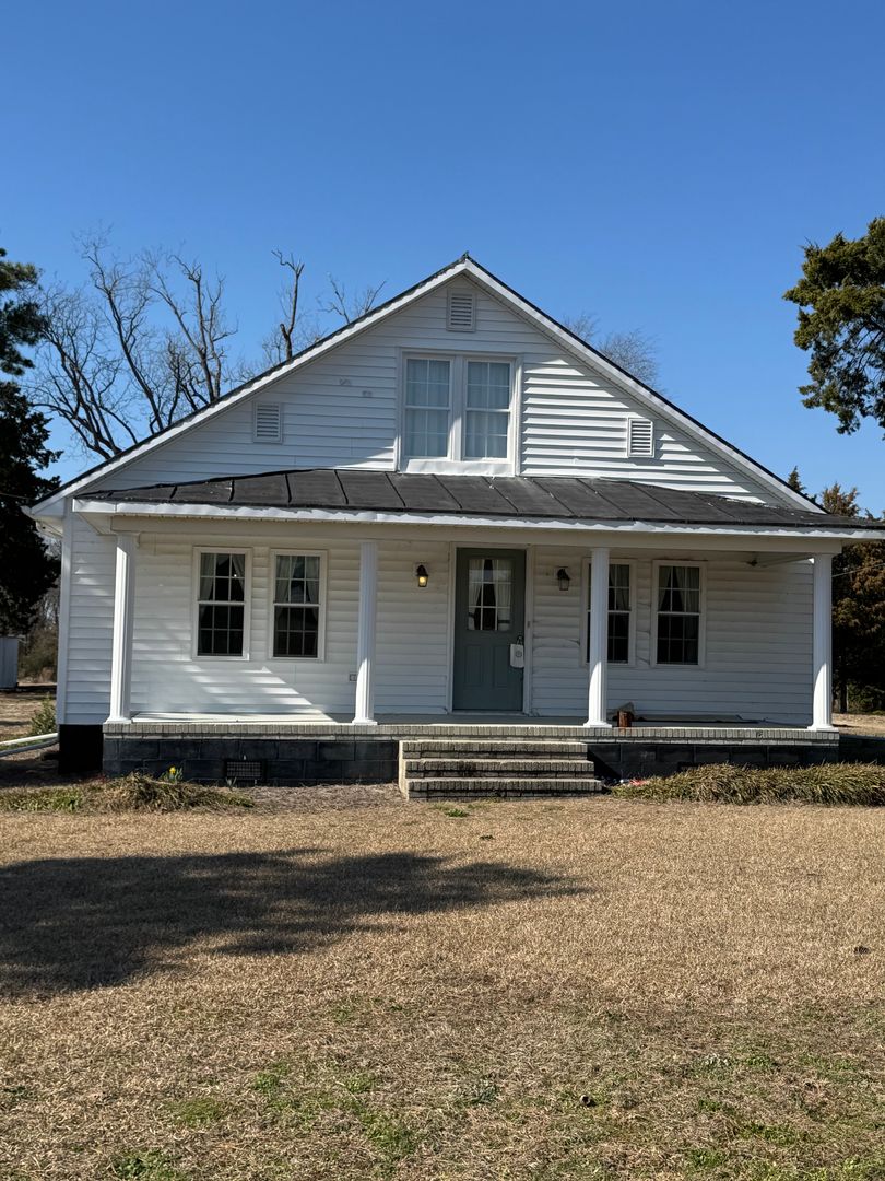 La Grange House: 4926 Brothers Rd.