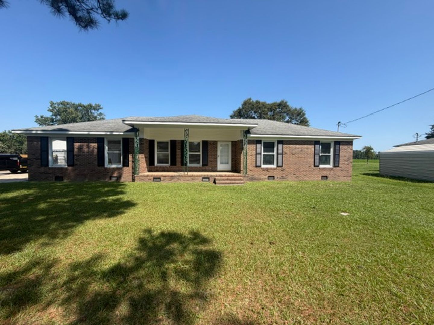 Kinston House: 2146 Crescent Dr.
