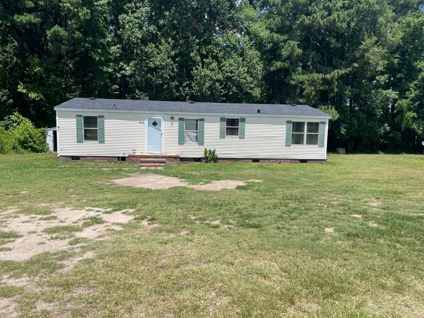 Kinston House: 632 British Road