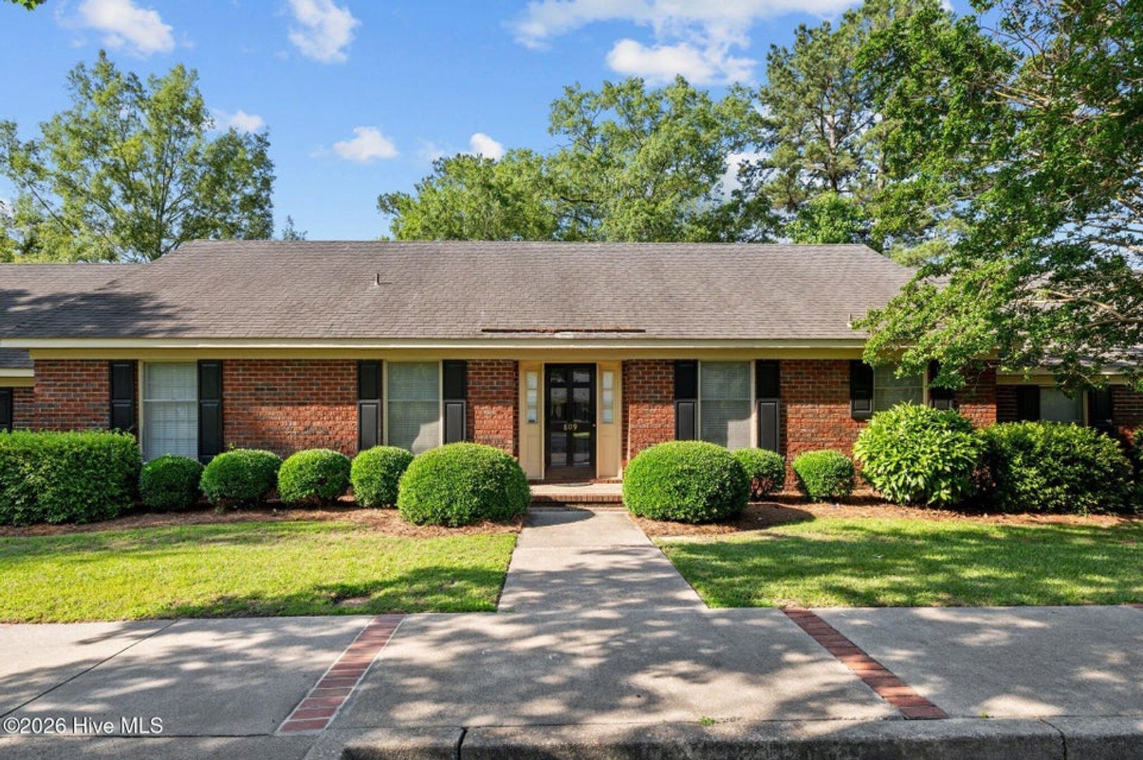 Kinstn House: 809 Greenbriar Road