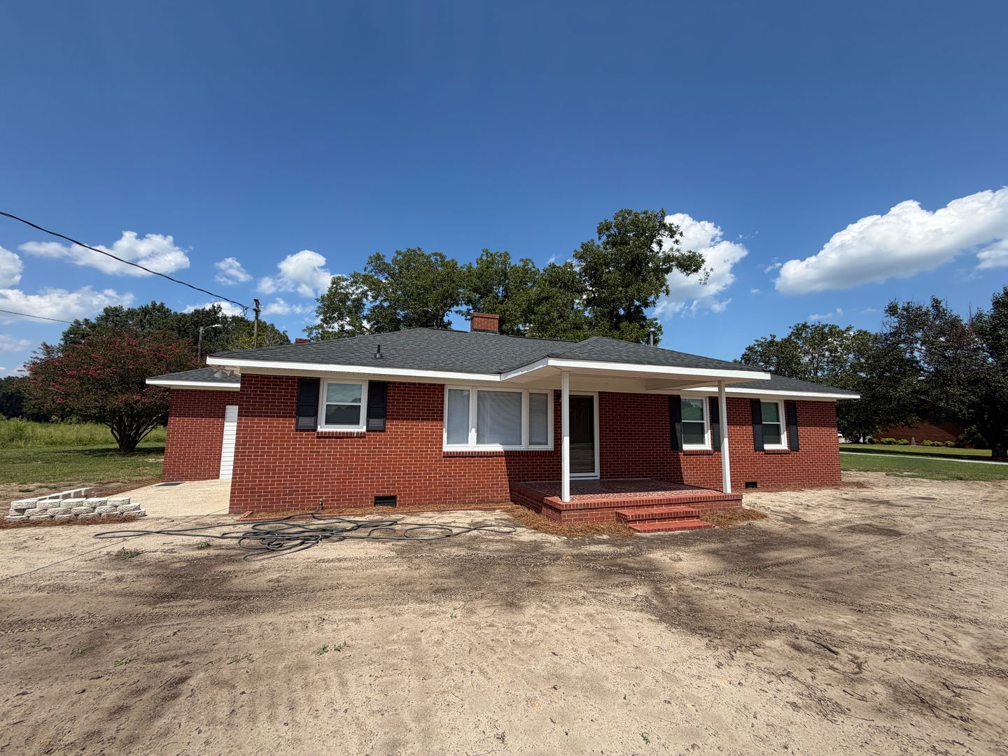 Kinston House: 3858 Neuse Rd