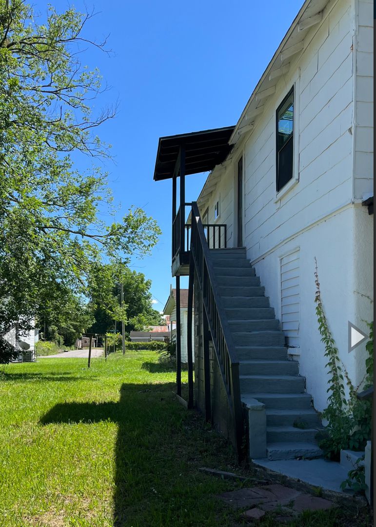 Kinston House: 501 Fields St.