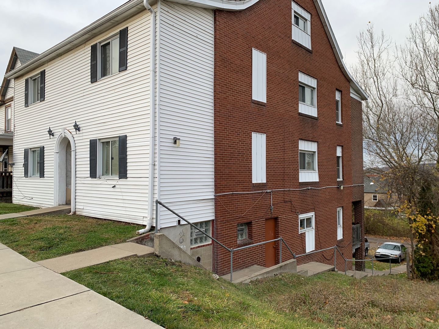 Clairton Apartment: 357 Mitchell Ave