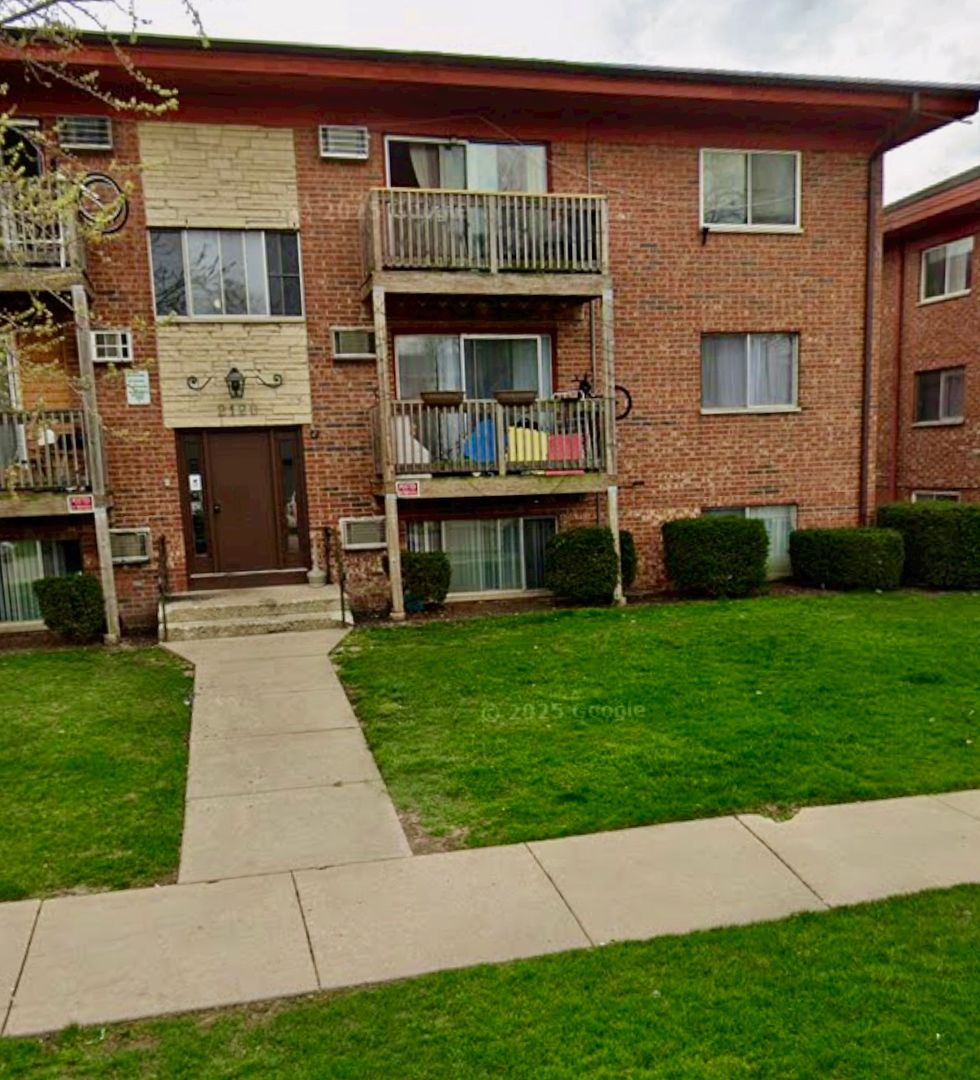 Aurora Apartment: Lilac Lane