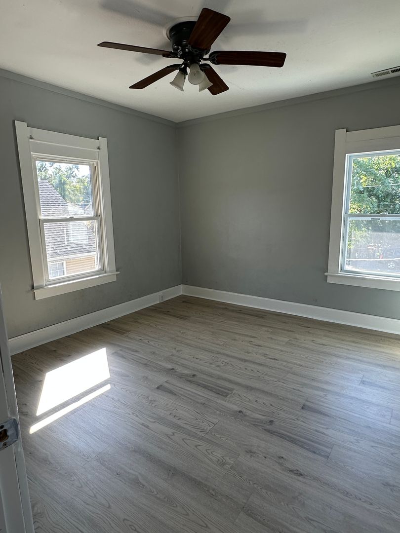 Joliet Apartment: 111-113 Iowa St