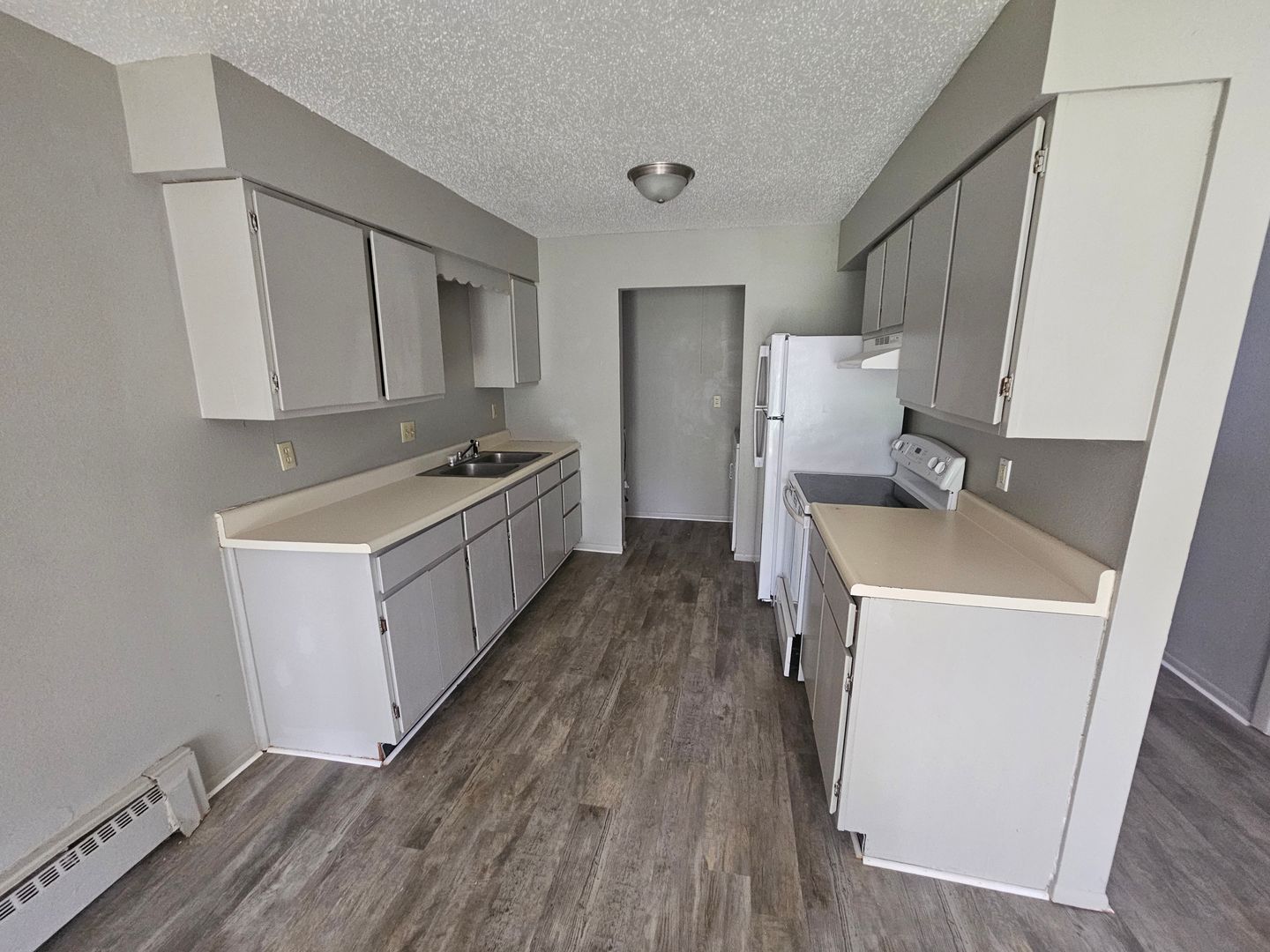 Mahomet Apartment: 307 N Prairieview Rd