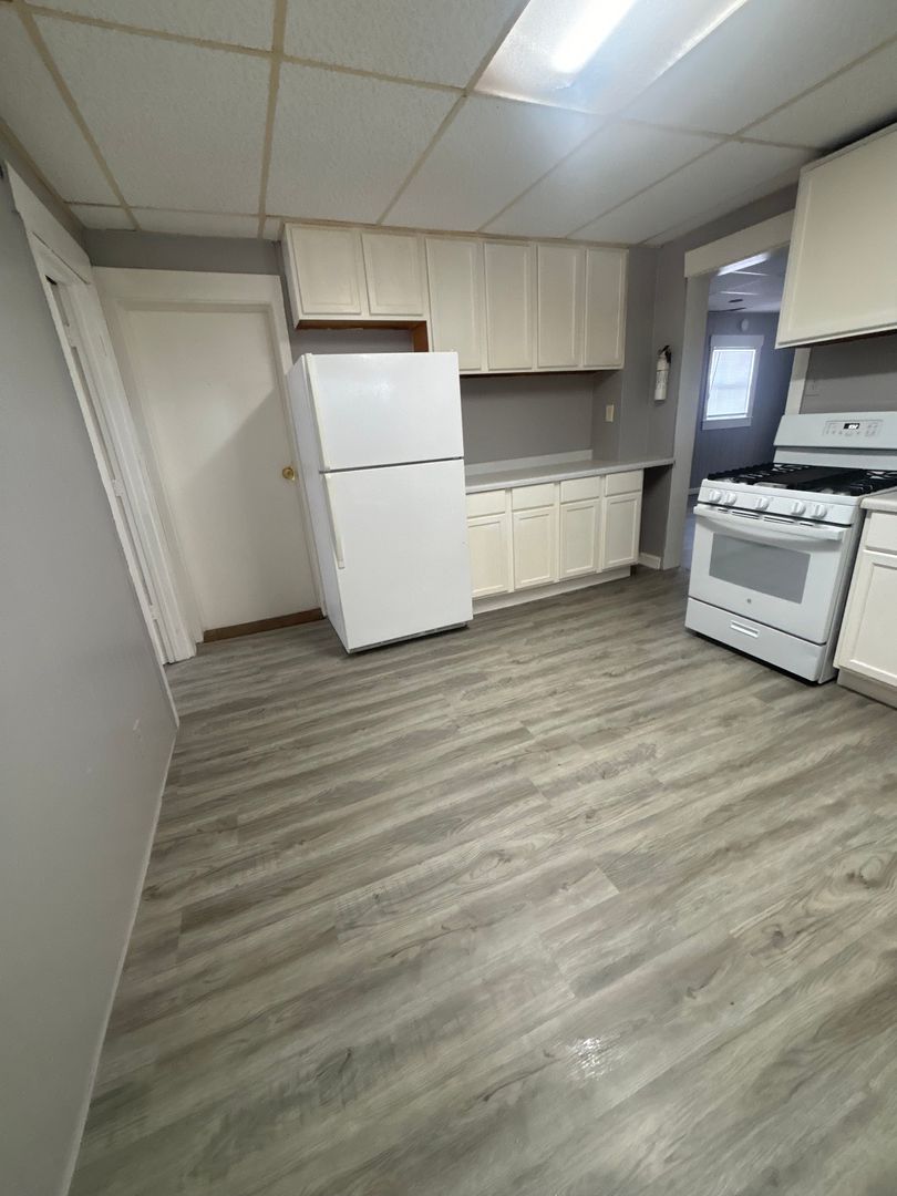 Plano Apartment: 217 W North St