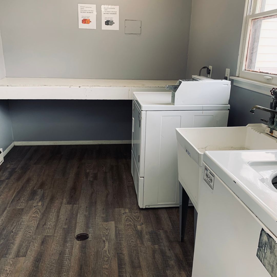 Aurora Apartment: 1880 Lilac