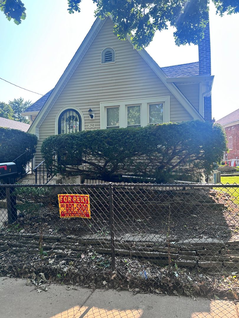 Aurora House: 63 N Smith St