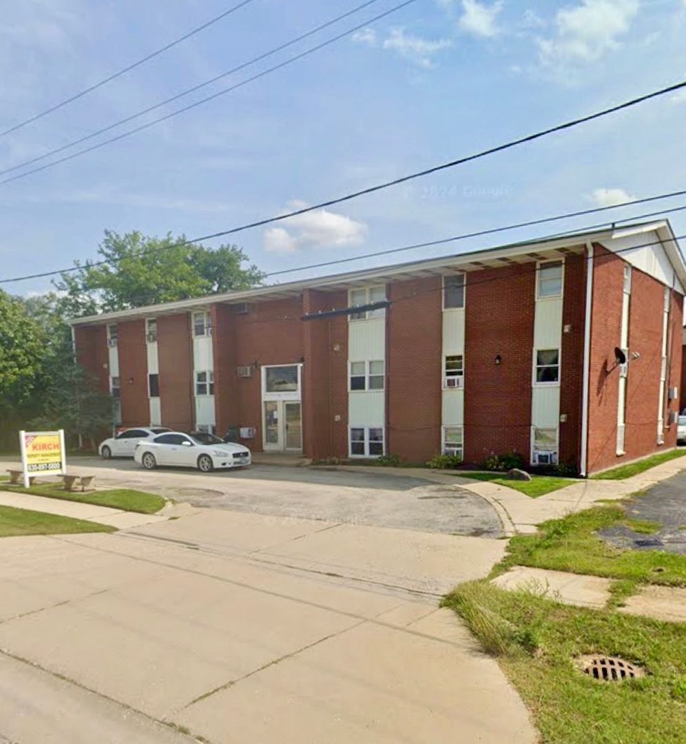 Plano Apartment: West South Street