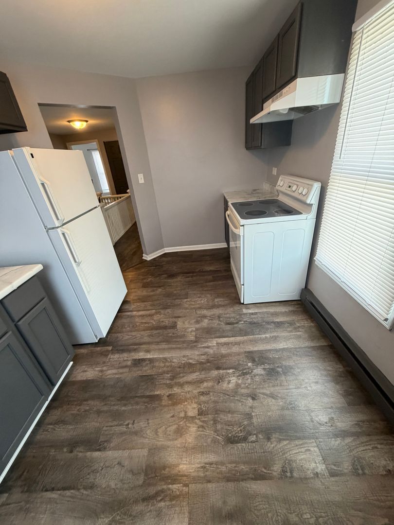 Sandwich Apartment: 51 E. Church St.