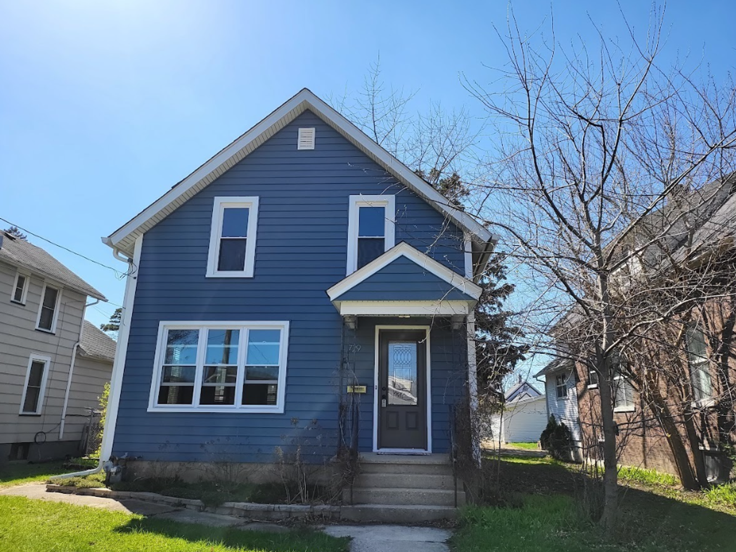 Aurora House: 729 Lebanon St