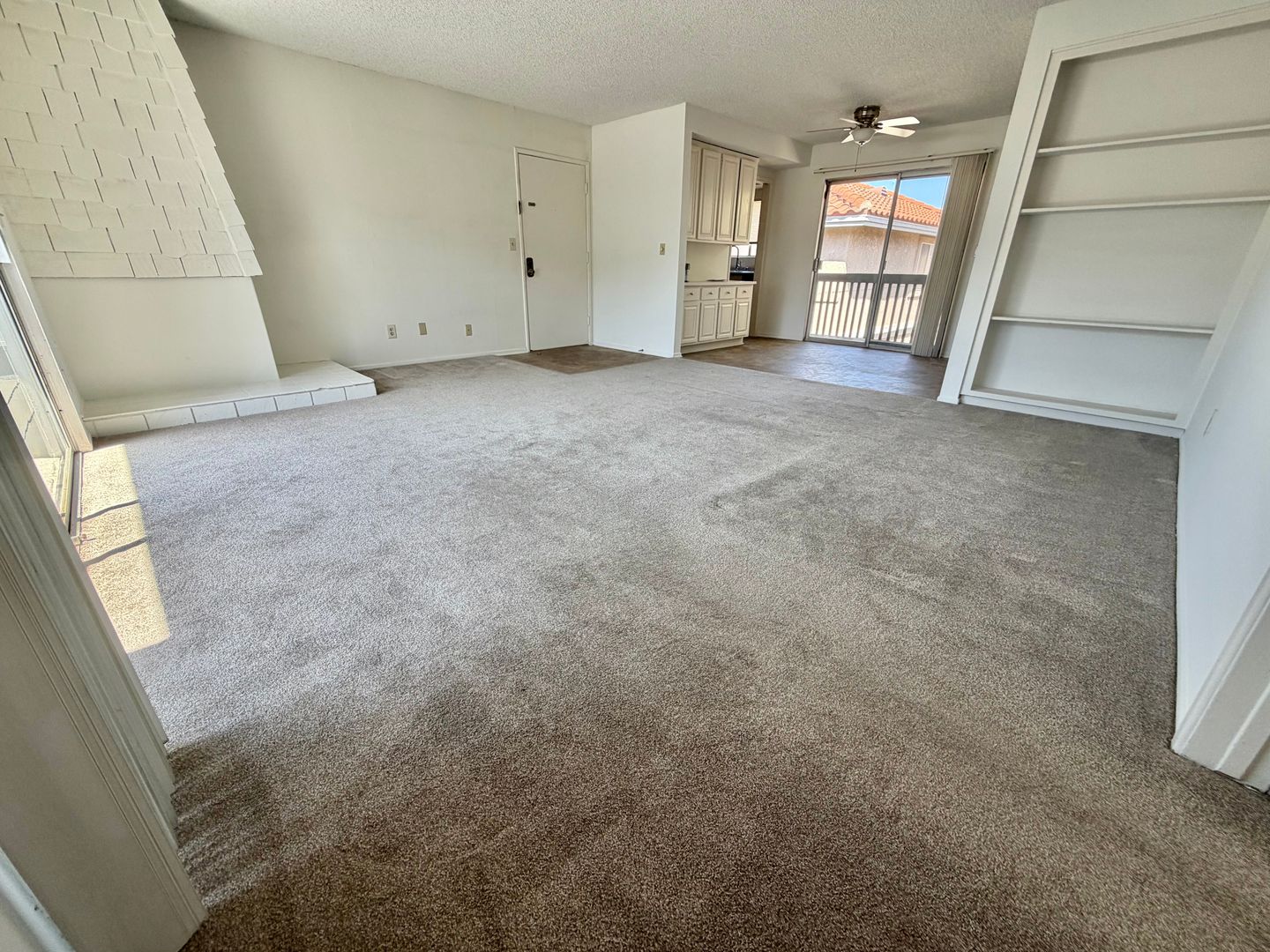 Redondo Beach Apartment: 1912 Bataan Rd