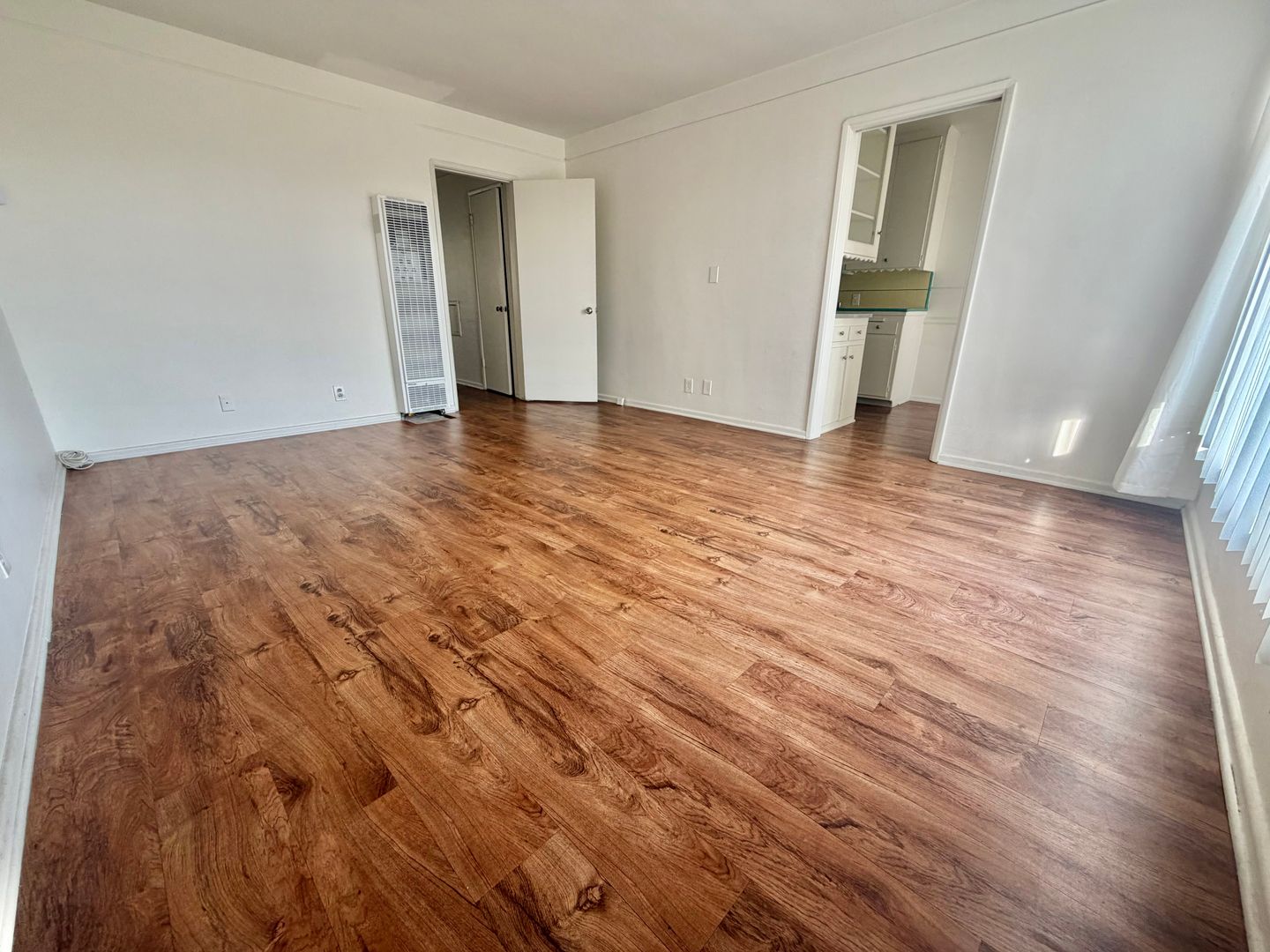 El Segundo Apartment: 227 Sierra Street