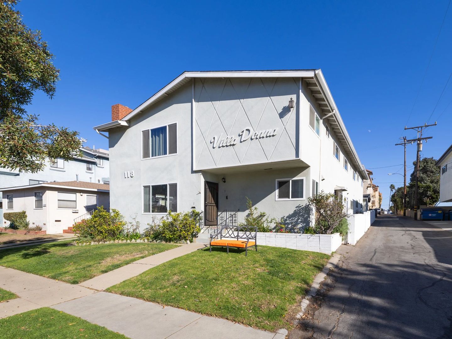 El Segundo Apartment: 118 Virginia Street