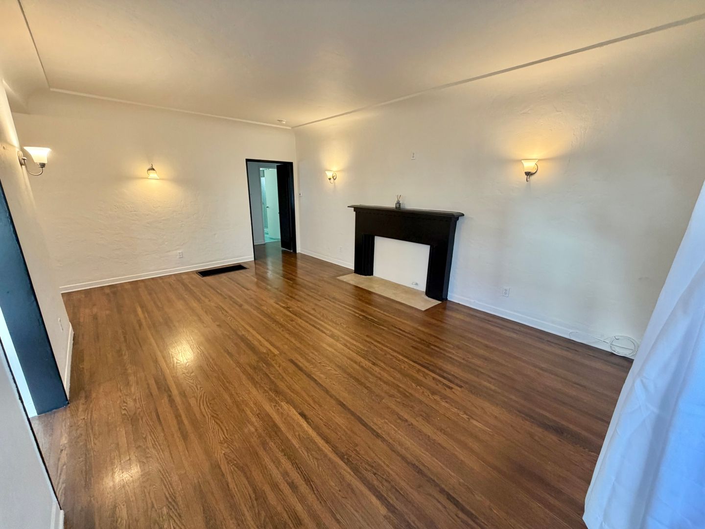 Redondo Beach Apartment: 700-702 South Catalina Avenue