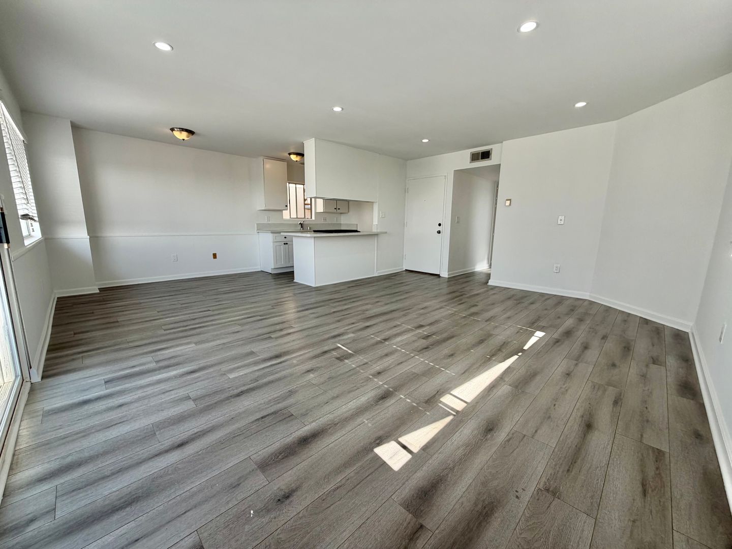 Hermosa Beach Apartment: 520 Manhattan Ave.