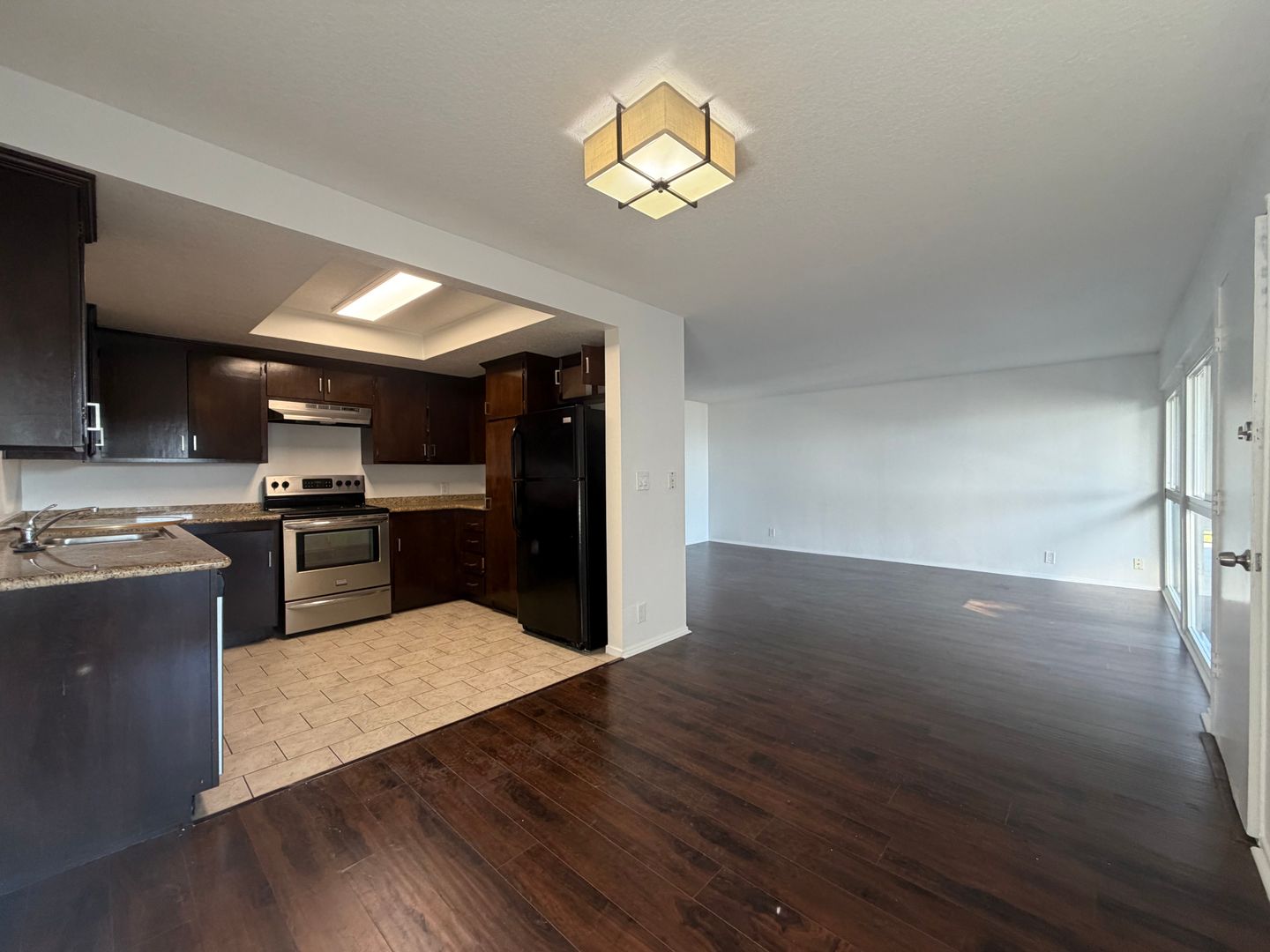 Hermosa Beach Apartment: 1100 Monterey Boulevard