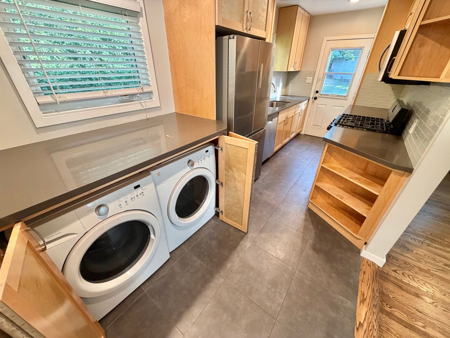 El Segundo Apartment: 838 Penn Street