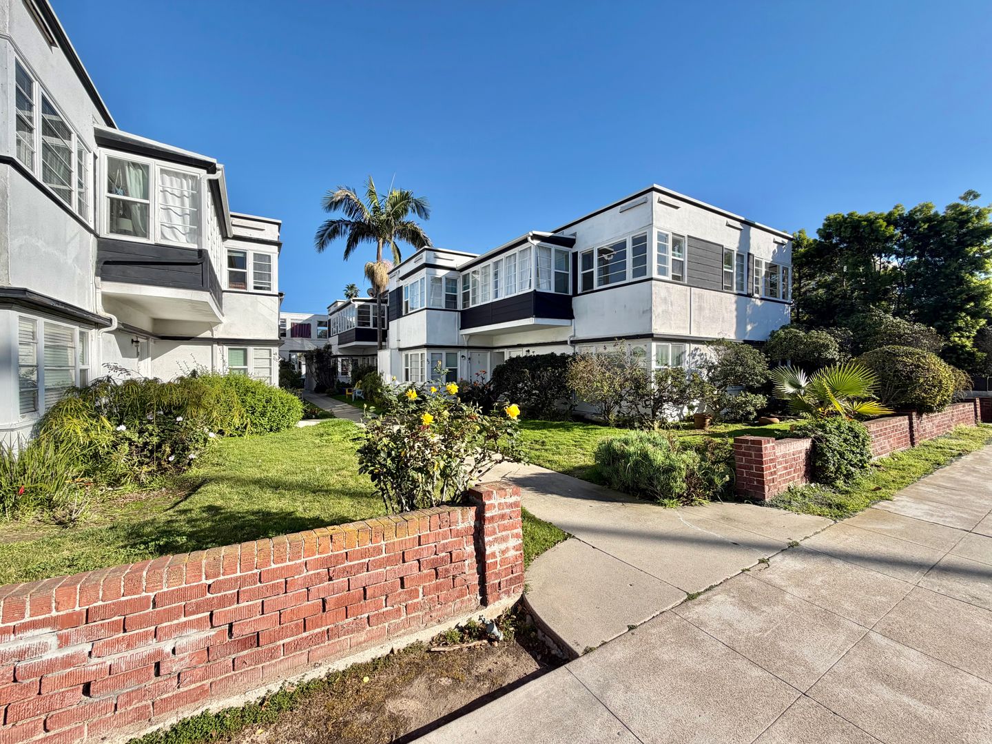 Redondo Beach Apartment: 700-702 South Catalina Avenue