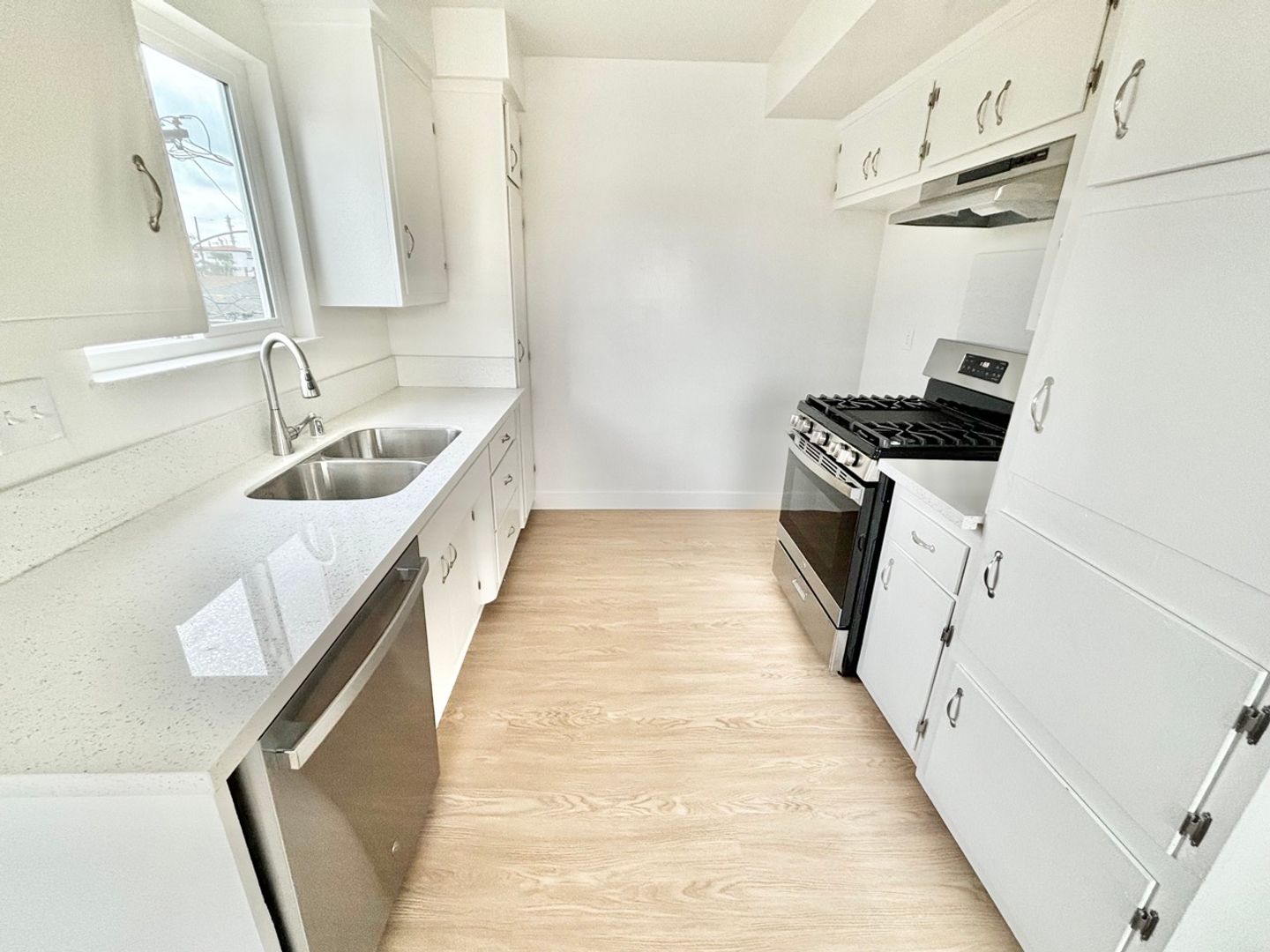 El Segundo Apartment: 328 Standard Street