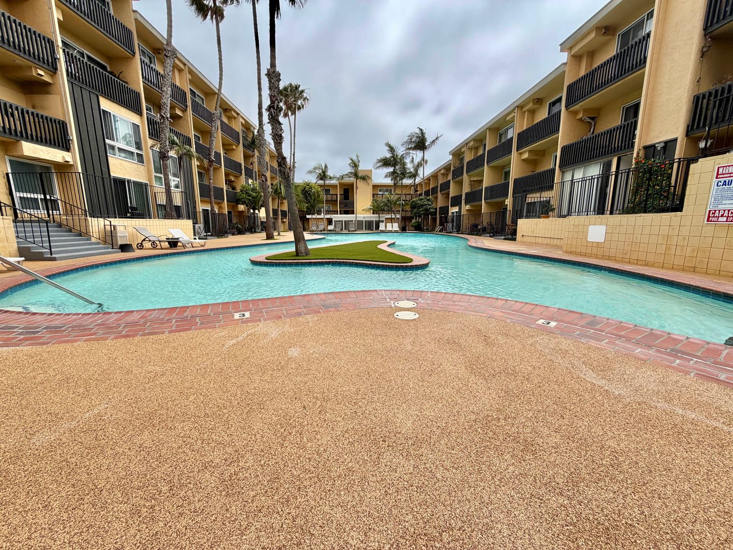 El Segundo Condo: 770 W Imperial Avenue #4