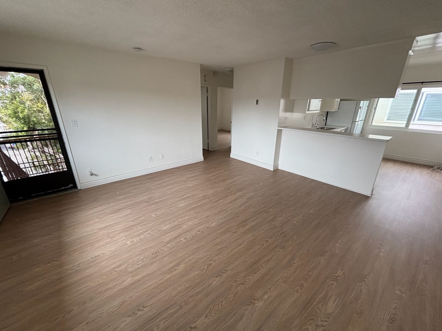Redondo Beach Apartment: 205 Avenue H