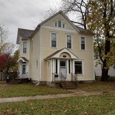 ATTENTION TRUMAN STUDENTS! 5 BEDROOM HOUSE FOR 2026-2027