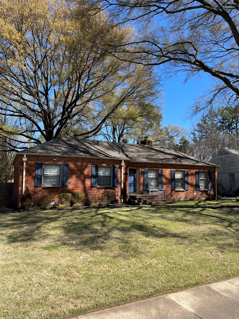 Memphis House: 5472 Laurie Lane