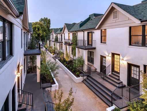 Newly Modern in Classic Midtown – photo 1