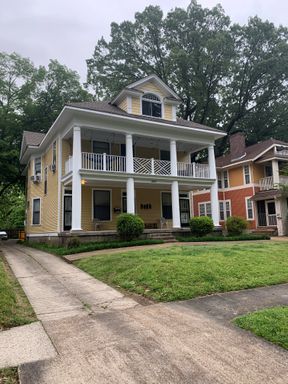 250 N Willett – photo 1