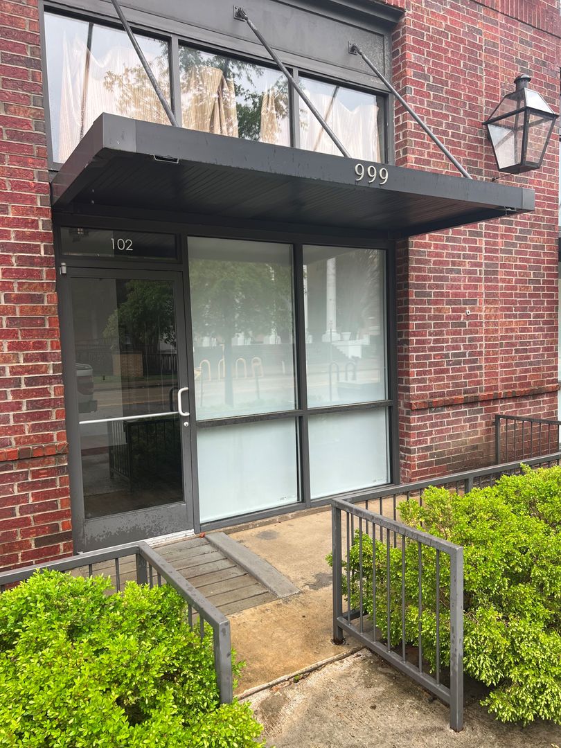 Memphis Apartment: 999 S. Cooper Street