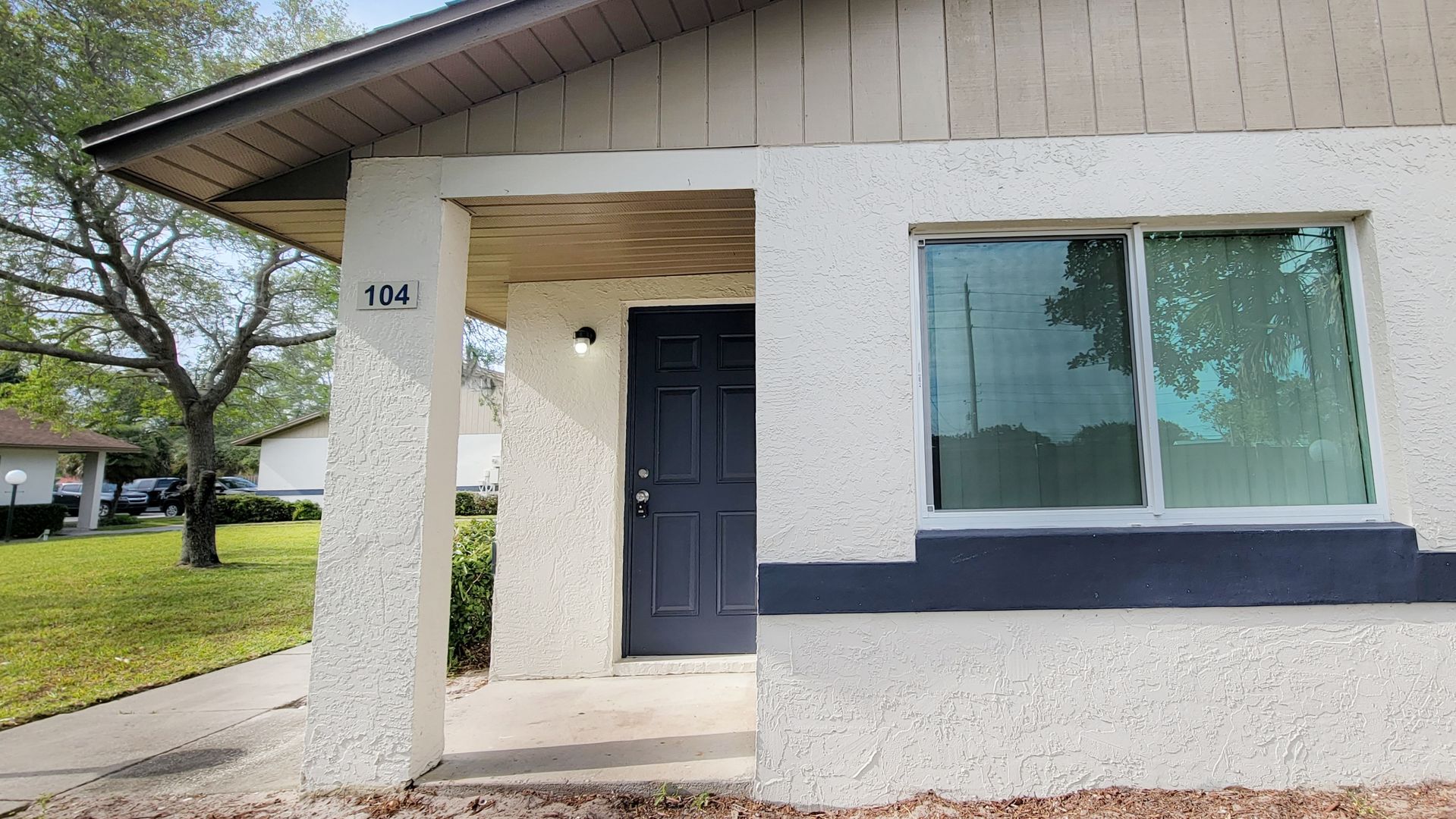 Melbourne Apartment: 1350 Westover St