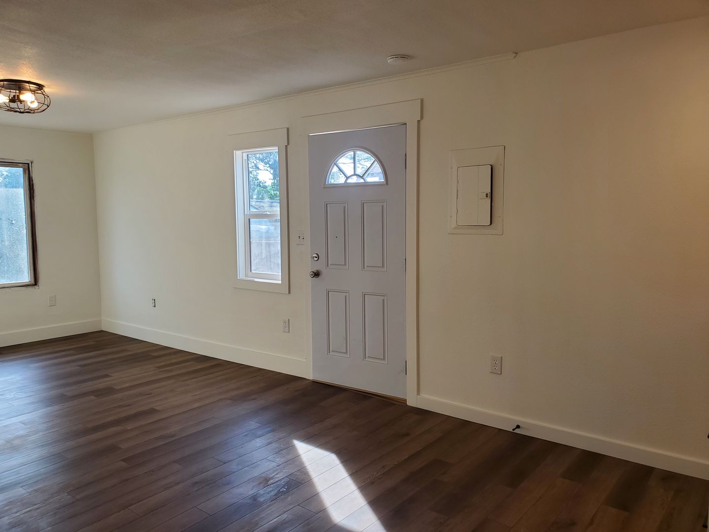 Bremerton House: 109 Acorn Street