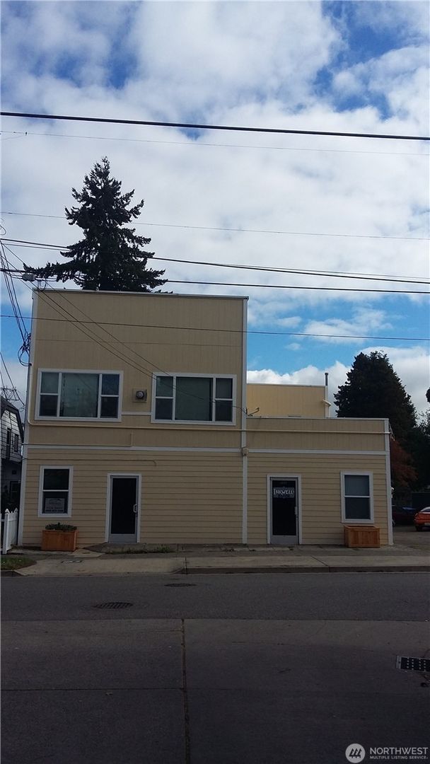 Bremerton House: 1222 Park Avenue Unit 2